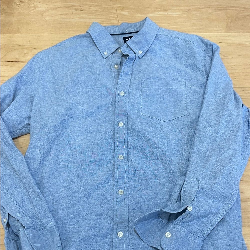 GAP Light Blue Casual‎ Button-Down Shirt